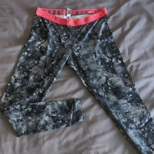 POWER CORE GRAPHIC LEGGINGS 🧘🏾‍♀️